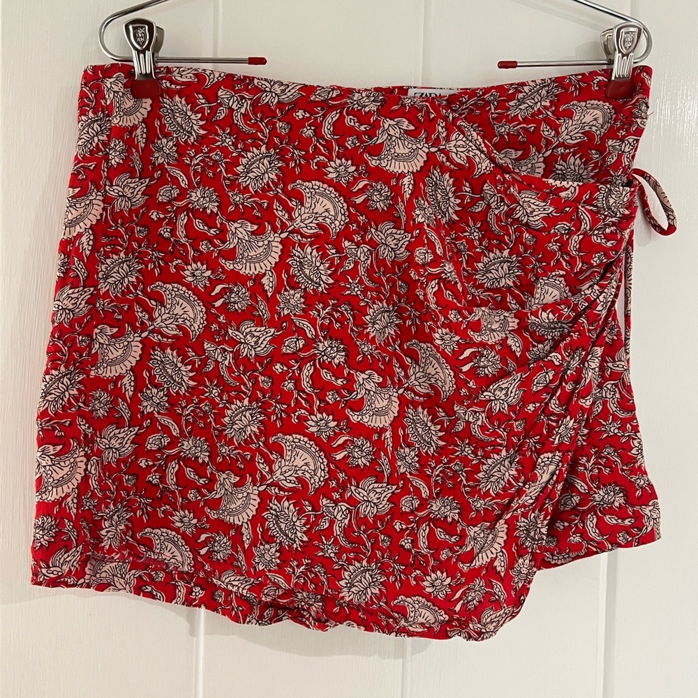 Zara Red and White Floral Wrap Skirt